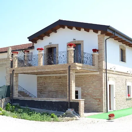 Farm stay Agriturismo De Luca Mozzagrogna